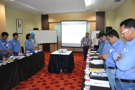 Foto Gallery Training Auditor SMK3 Bersertifikasi BNSP PT BUMA 4 Training Auditor SMK3 Sertifikasi BNSP 04