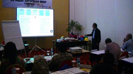 Training Operator dan Pengawas K3 MIGAS Batch I 8 Training Operator Pengawas K3 MIGAS Sertifikasi BNSP Batch Pertama 08