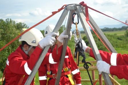 Training Confined Sapce Kemnaker Batch III 15