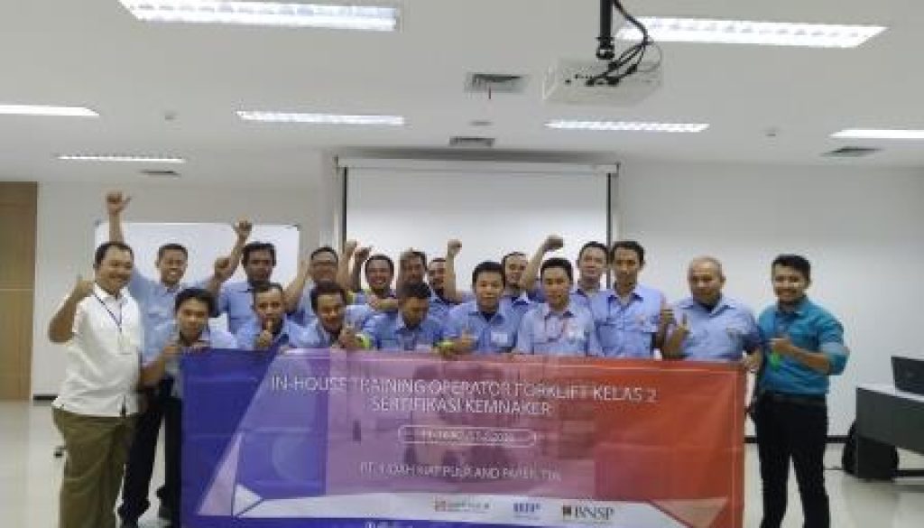 Training Operator Forklift Kelas 2 18