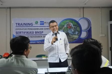 TRAINING OPERATOR PENGAMBIL CONTOH AIR SERTIFIKASI BNSP PT KALTIM PARNA INDUSTRI 3 Training Operator Pengambil Sampel Air 03