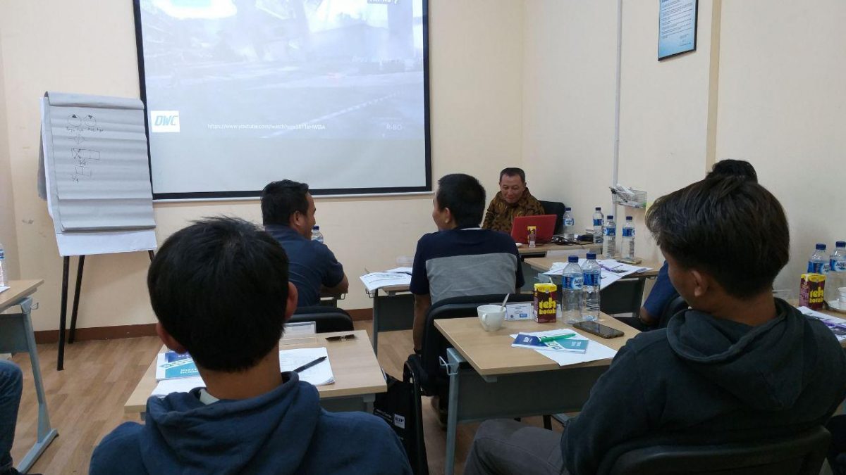 Training Operator Forklift 02